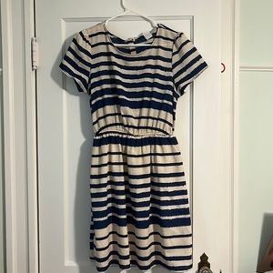Adorable short sleeved dress, charming Charlie